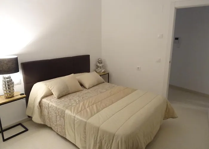 Apartamento Plaza San Benito 4 *
